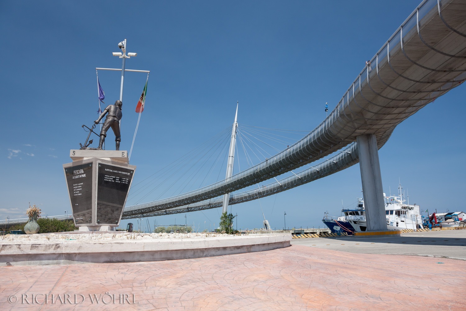 Fußgänger- und Fahrradbrücke in Pescara